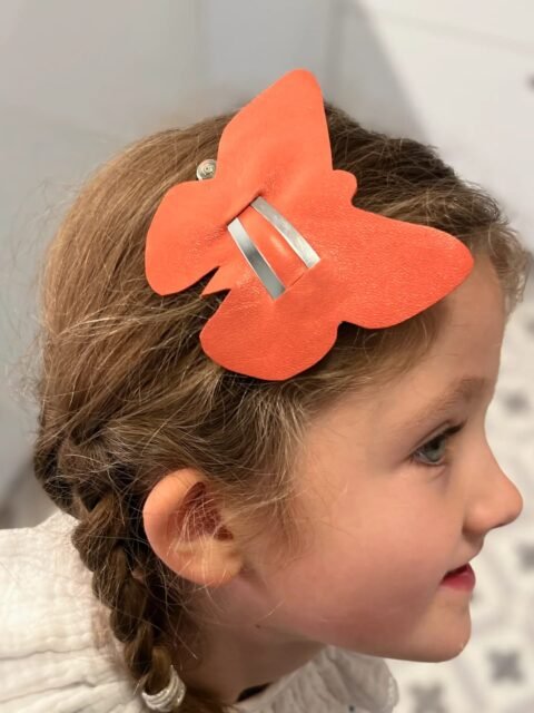 barrette papillon corail
