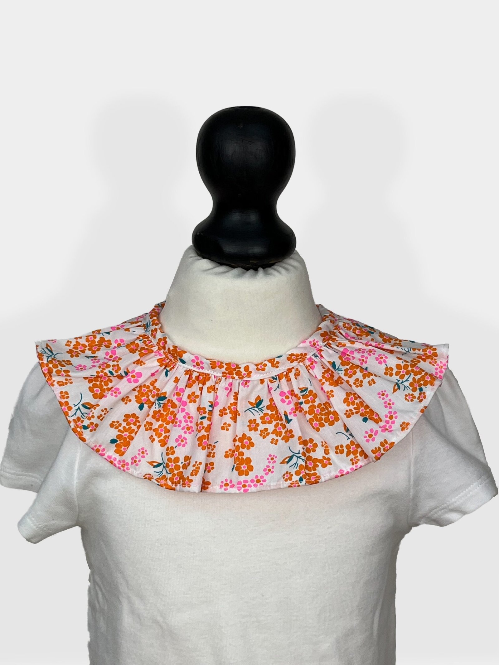 Capucine fleurs fluo – col amovible tissu floral orange rose fluo – By Mésange fait main France