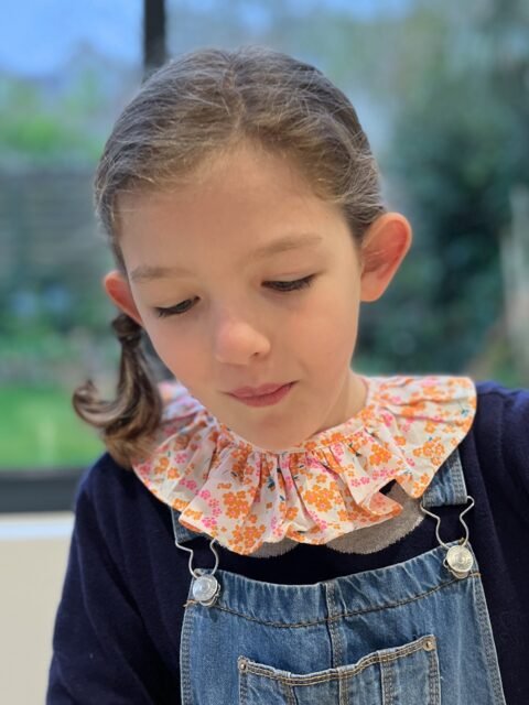 Capucine fleurs fluo – col amovible tissu floral orange rose fluo – By Mésange fait main France