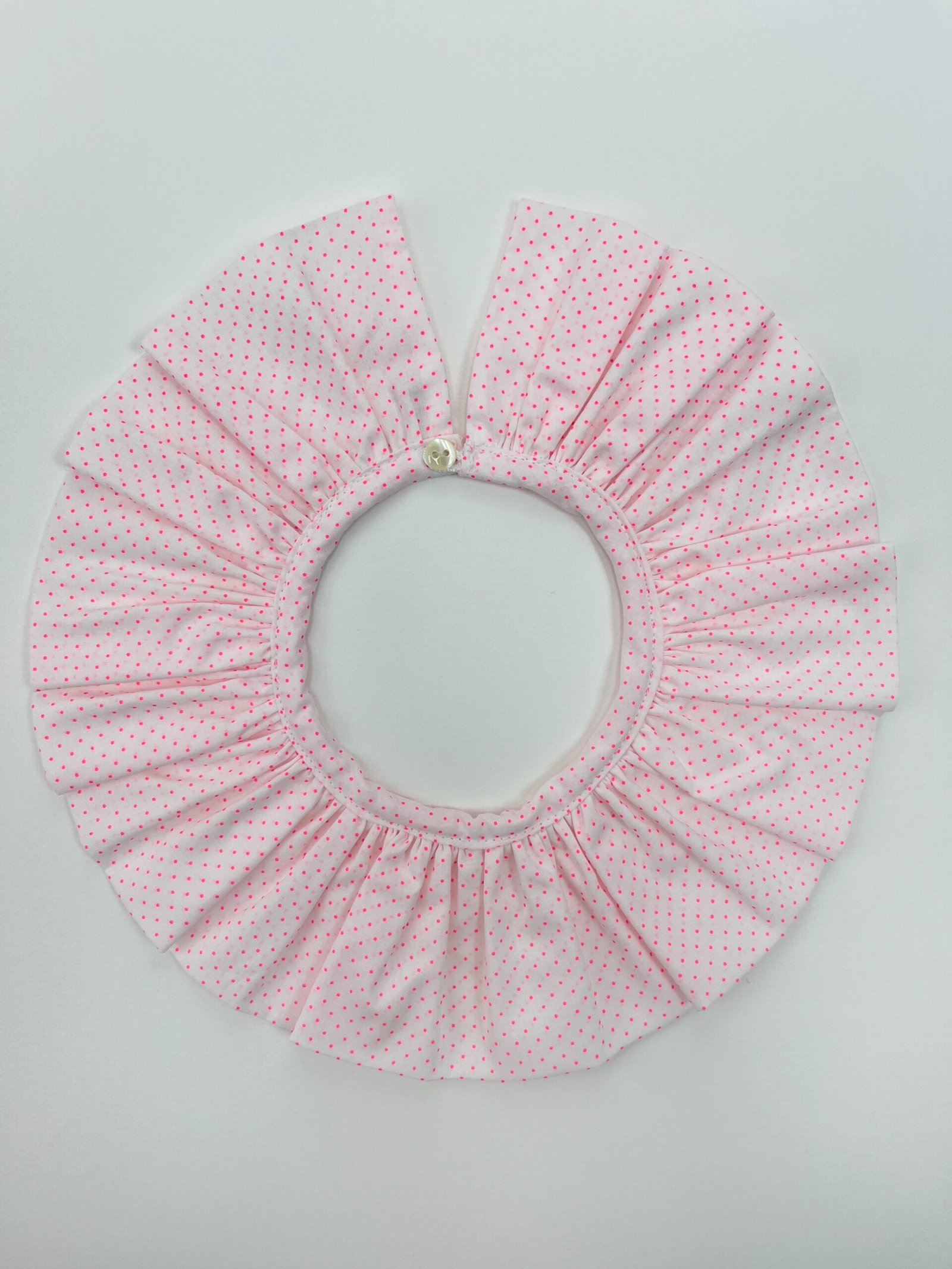 Capucine pois rose fluo – col amovible volanté coton blanc pois rose fluo – By Mésange fait main France