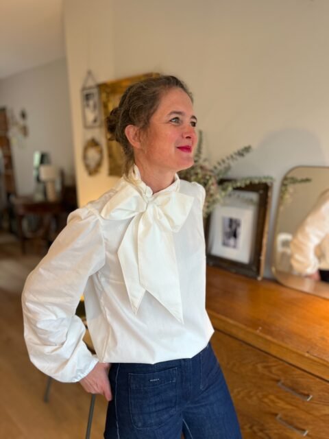 Henriette – blouse 100% coton, large nœud ton sur ton – By Mésange fait main France